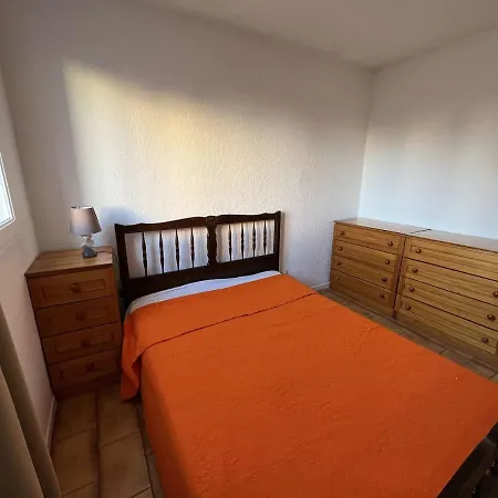 Grand 3 Pieces Avec Terrasse, Lave-linge Et Lave-vaisselle, Animaux Acceptes - Fr-1-702-24 * Агд