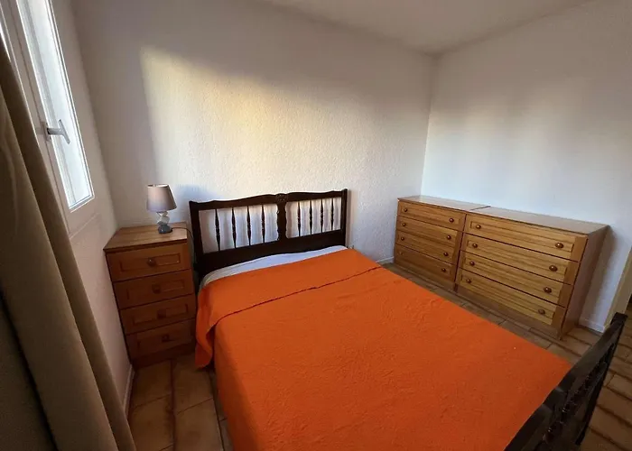 Grand 3 Pieces Avec Terrasse, Lave-linge Et Lave-vaisselle, Animaux Acceptes - Fr-1-702-24 * Agde